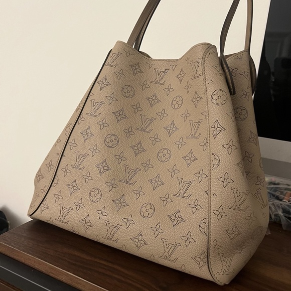 Louis Vuitton Hina Mahina Handbag - Picture 2 of 4